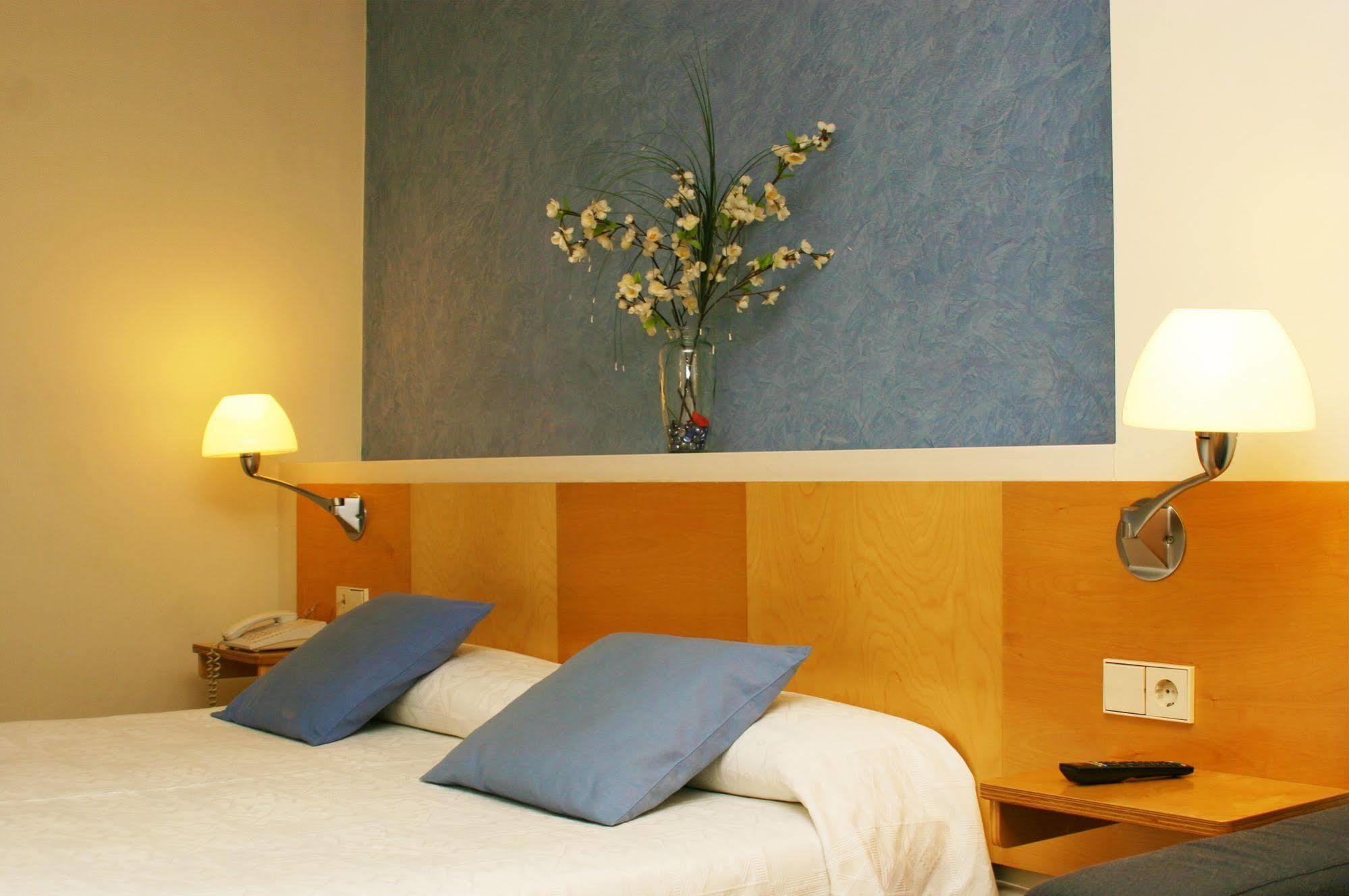 Hotel Rambla Figueres Esterno foto