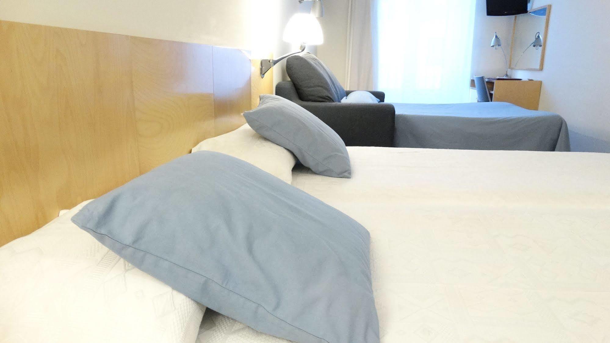 Hotel Rambla Figueres Esterno foto