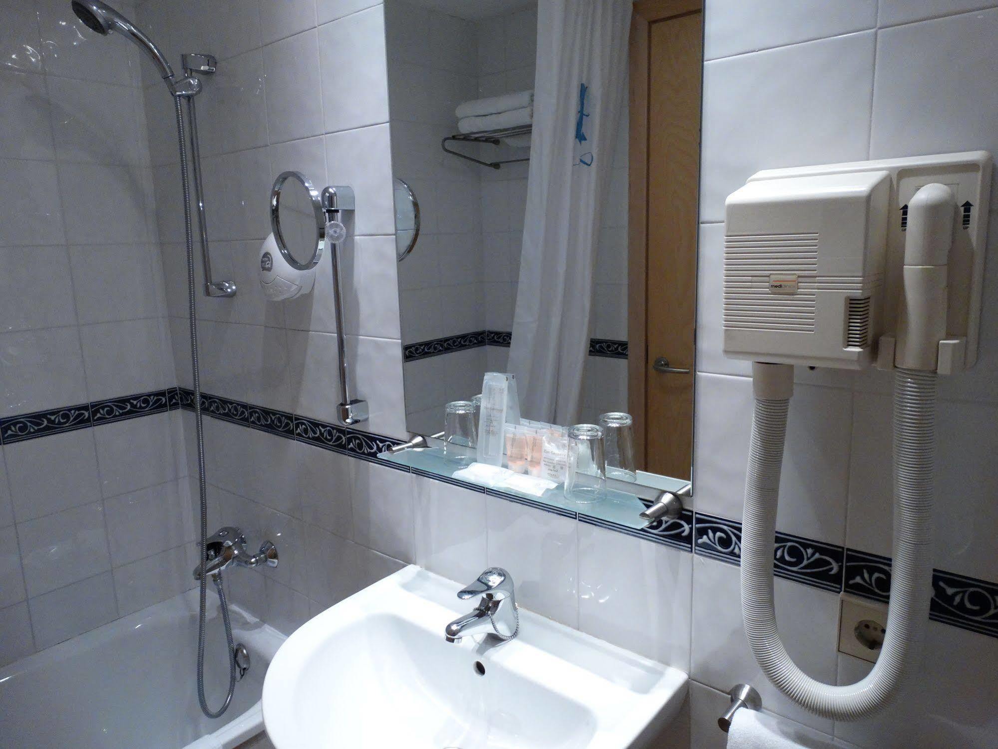 Hotel Rambla Figueres Esterno foto
