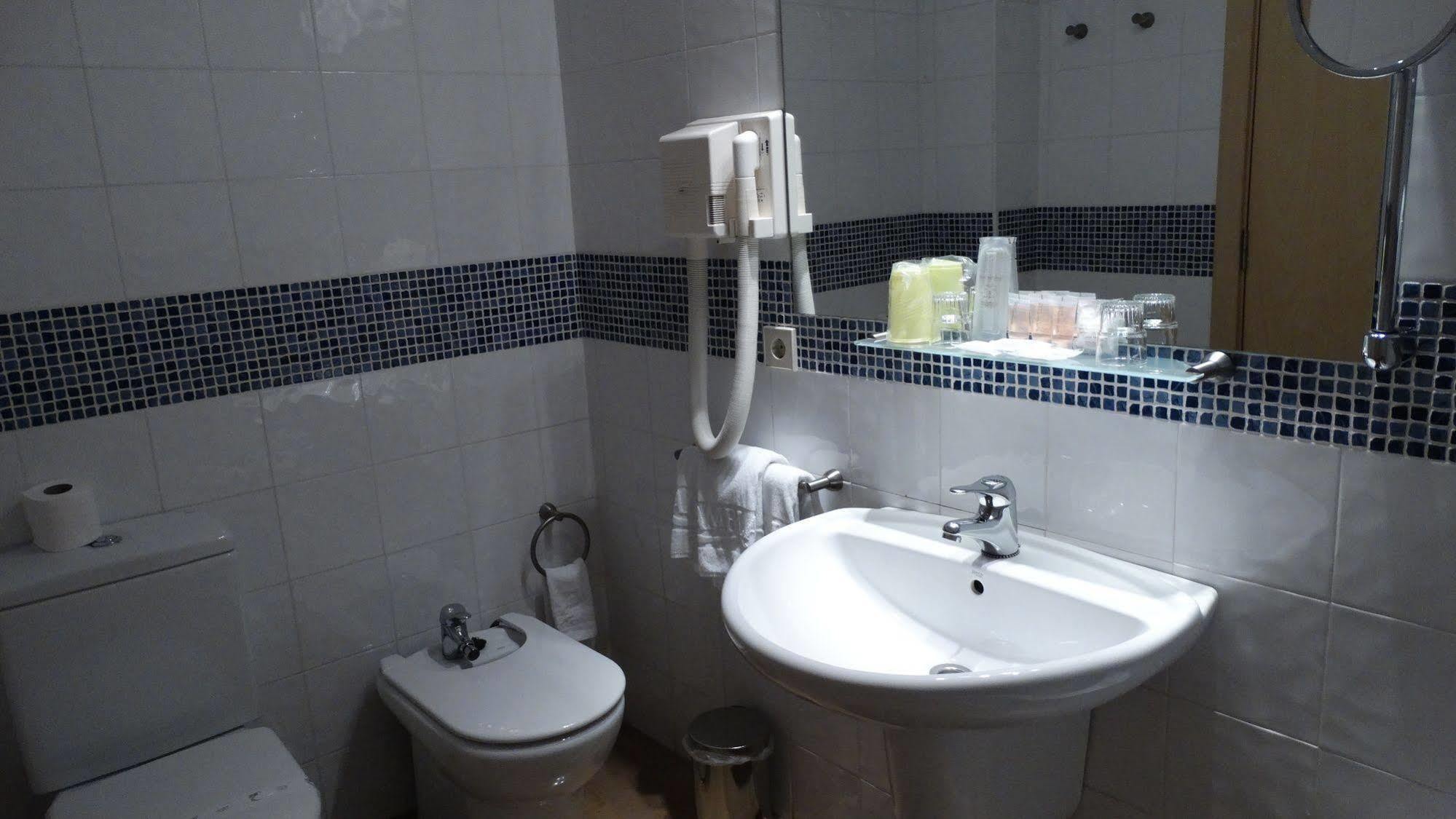 Hotel Rambla Figueres Esterno foto