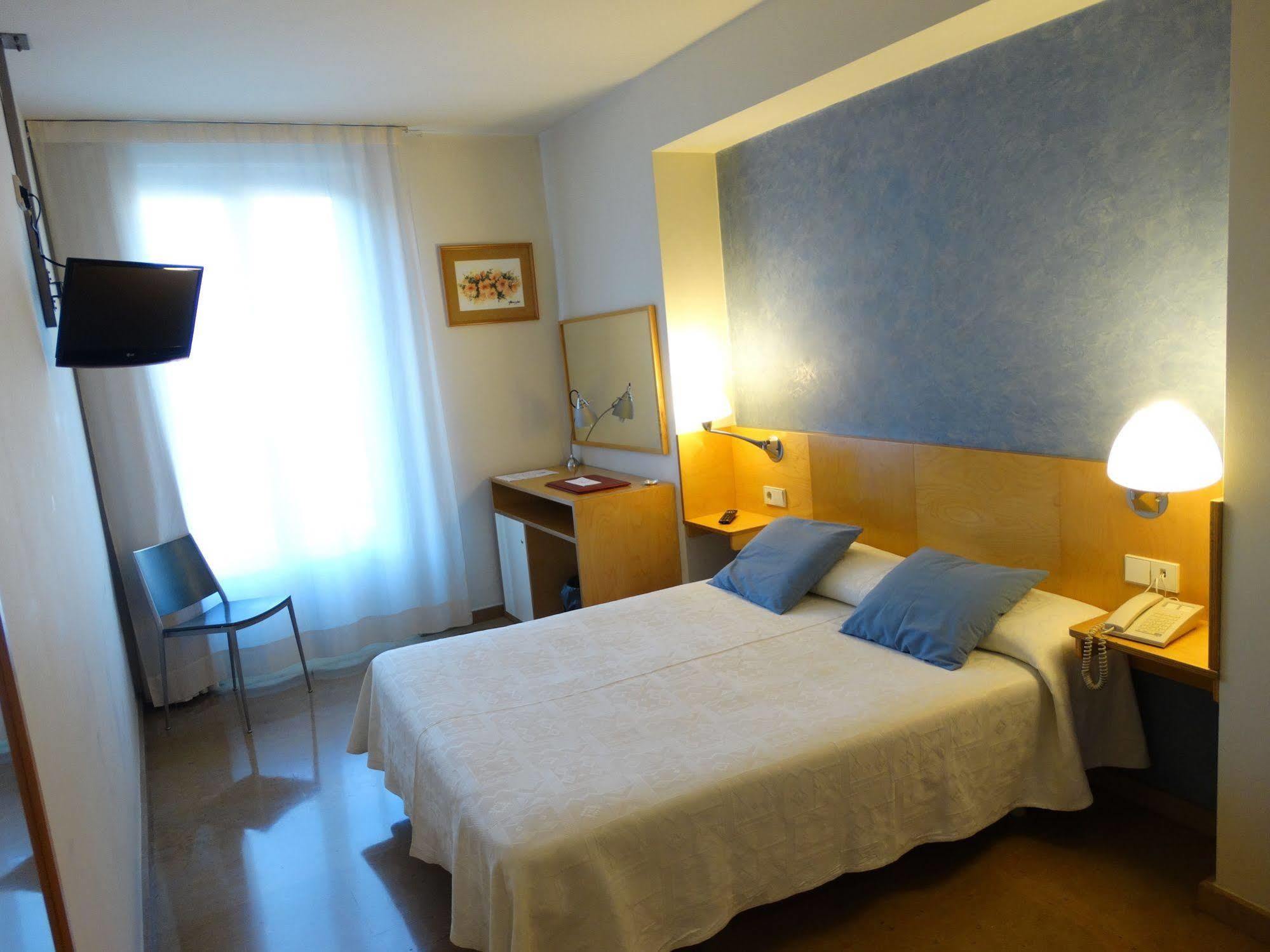 Hotel Rambla Figueres Esterno foto