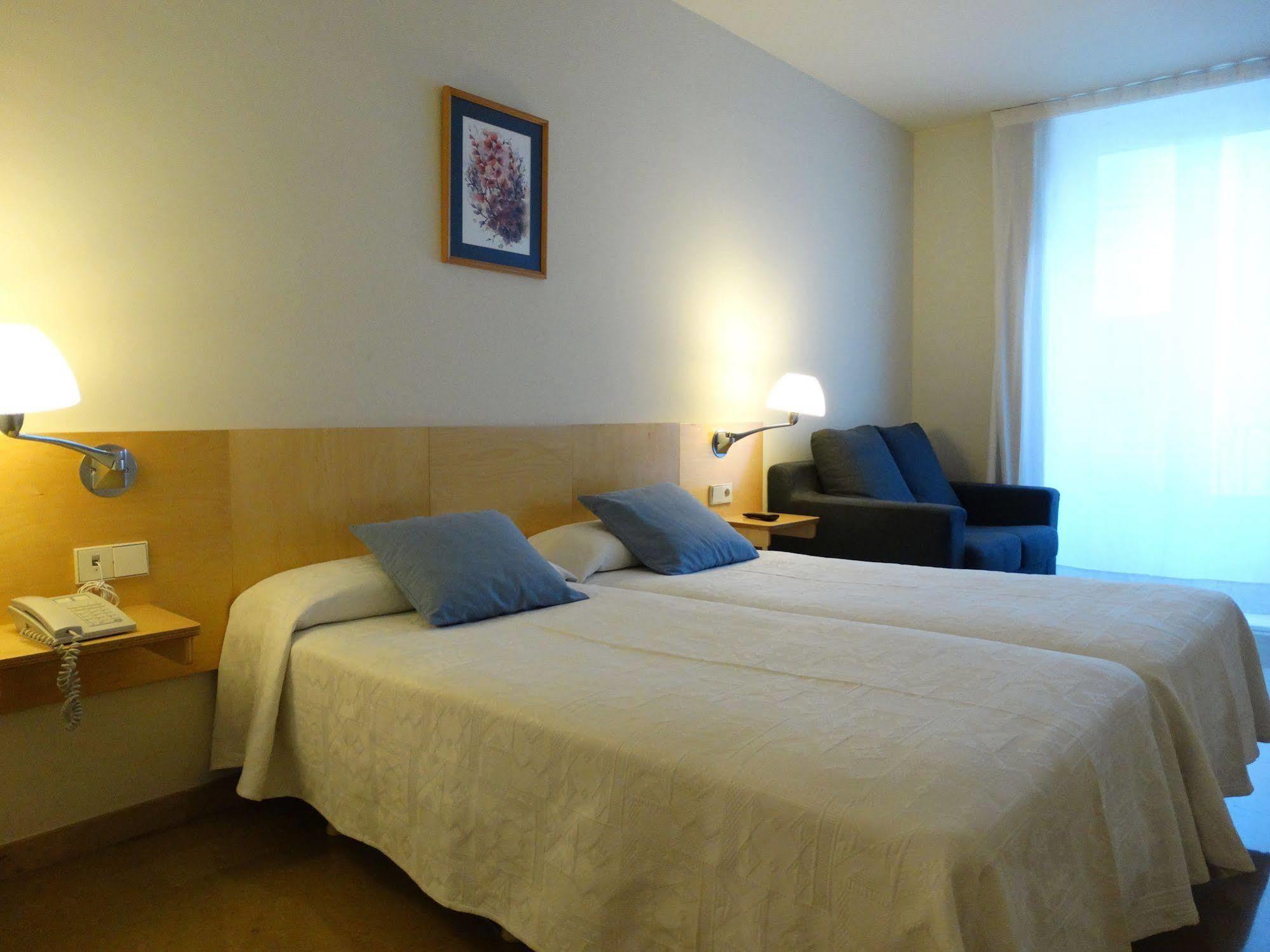 Hotel Rambla Figueres Esterno foto