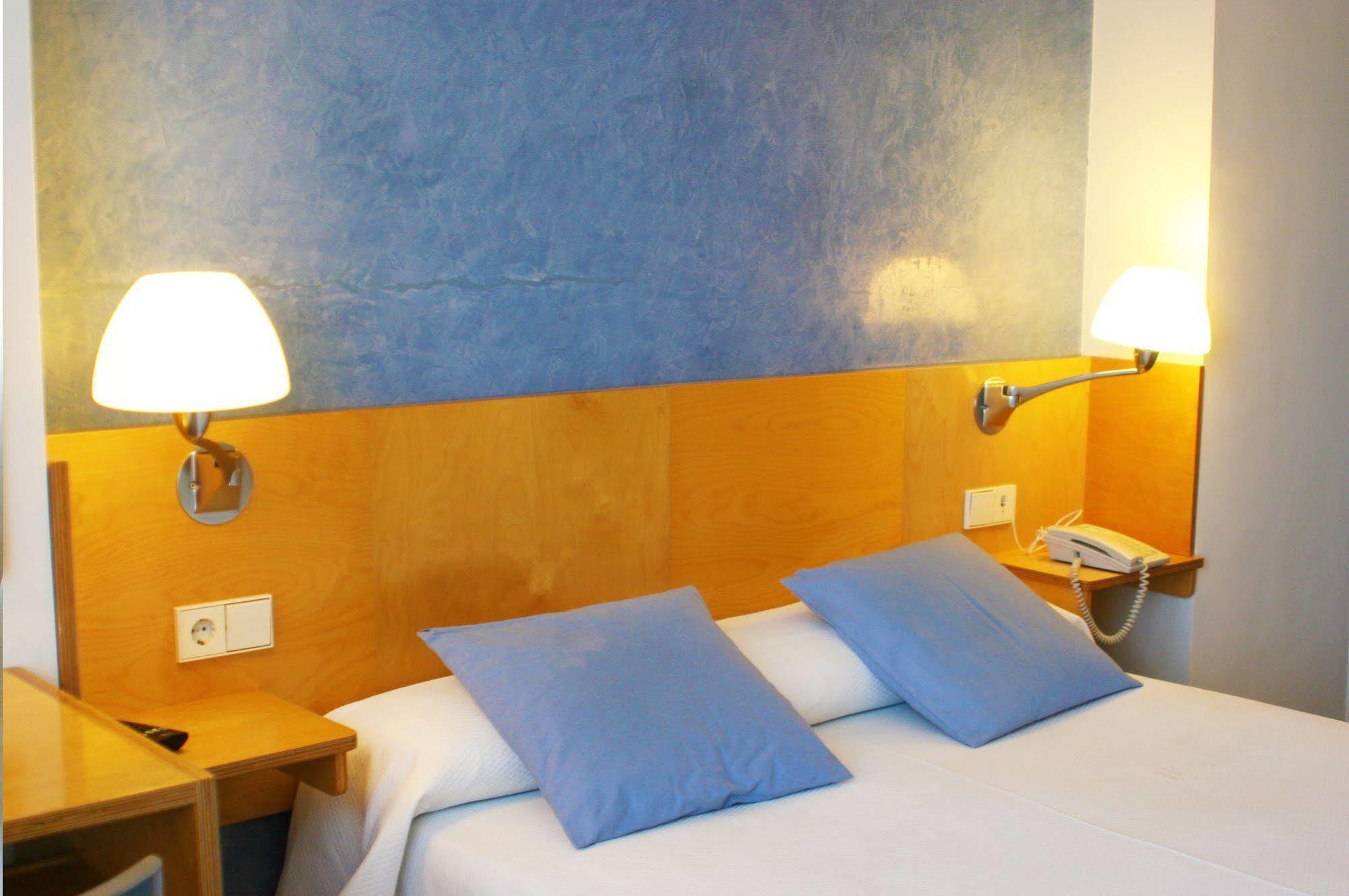 Hotel Rambla Figueres Esterno foto